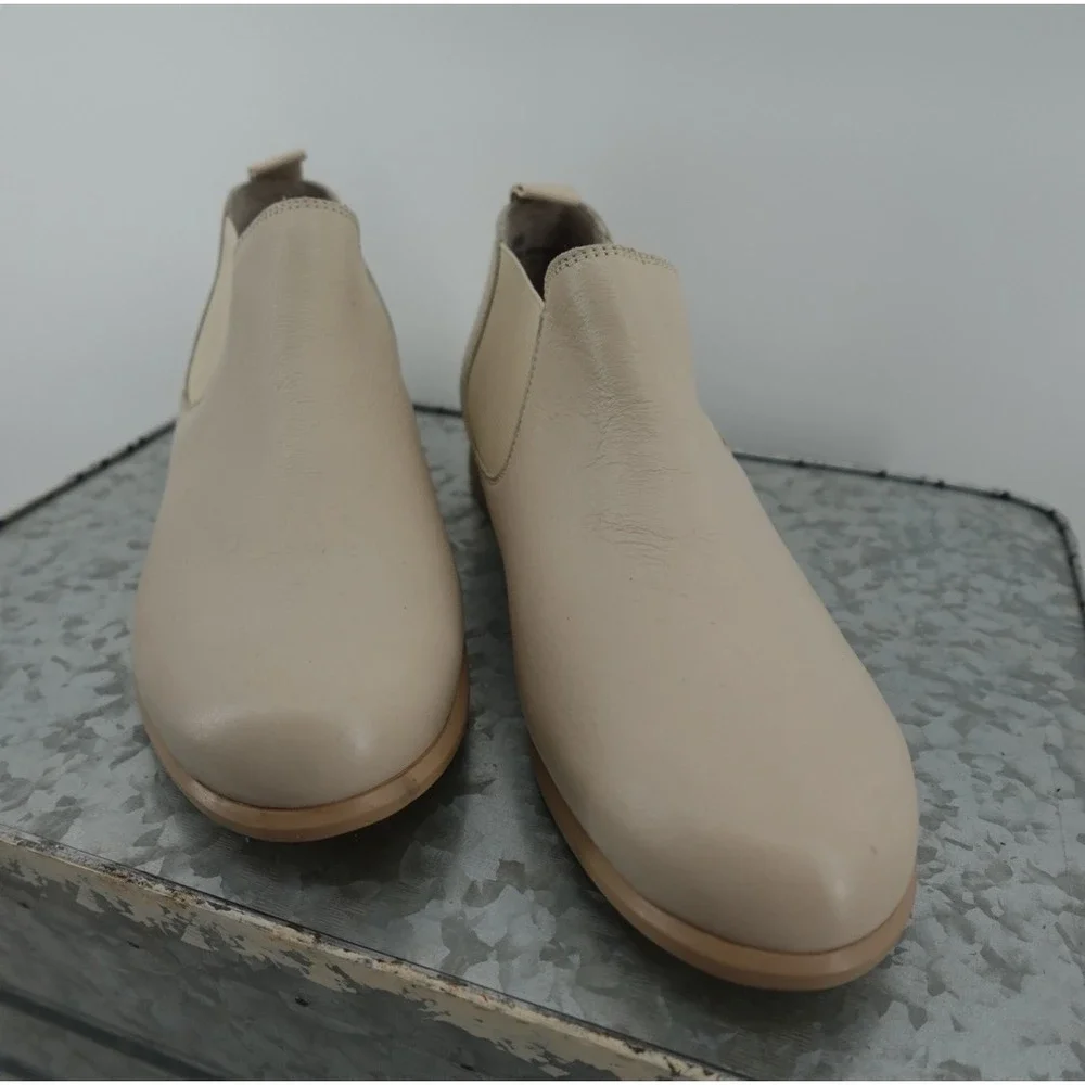 Munro American Beige Leather Ankle Boots Chelsea Bootie Low Heel M211411 Mens 8M